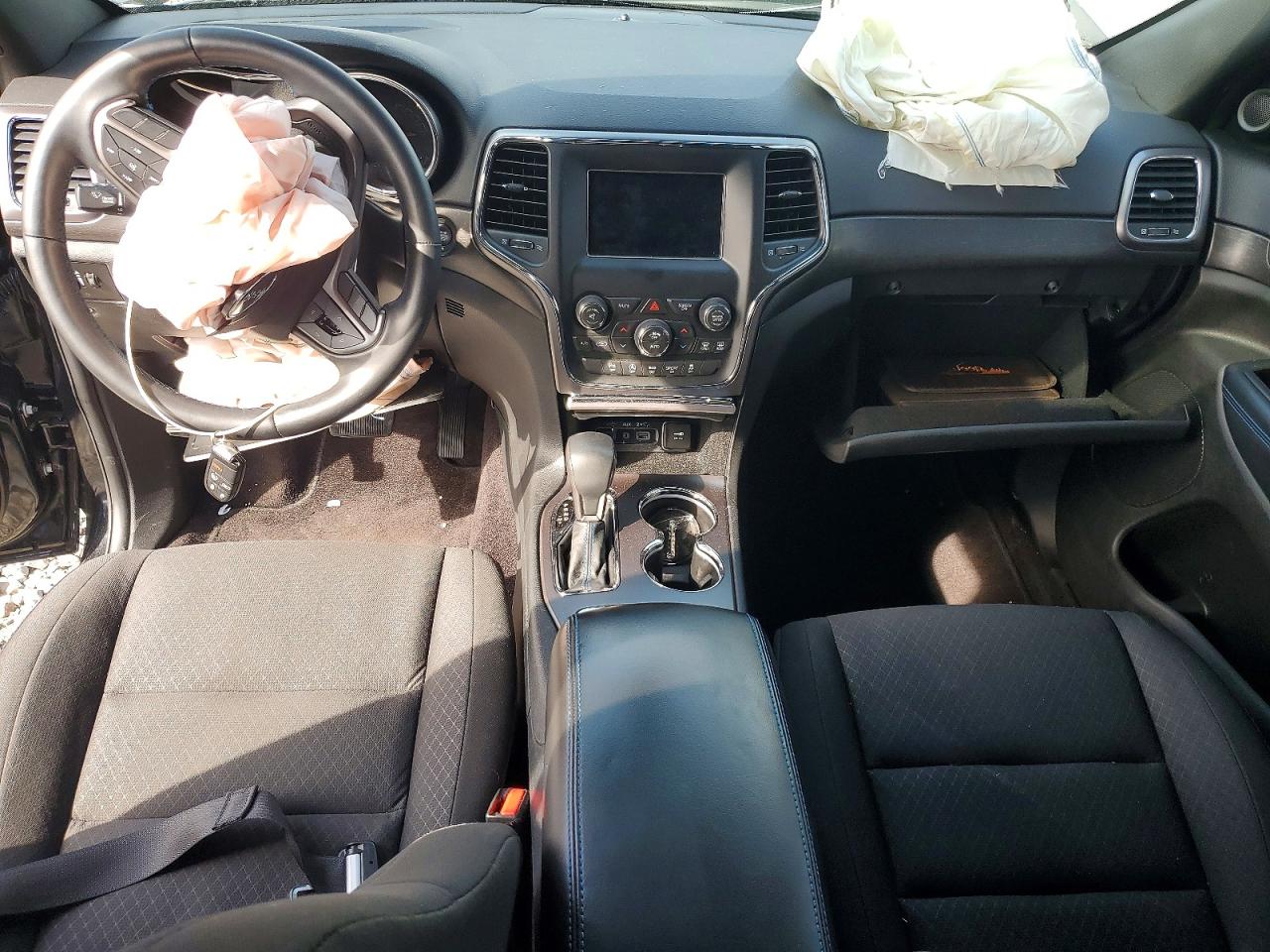 2018 JEEP GRAND CHEROKEE LAREDO photo 15