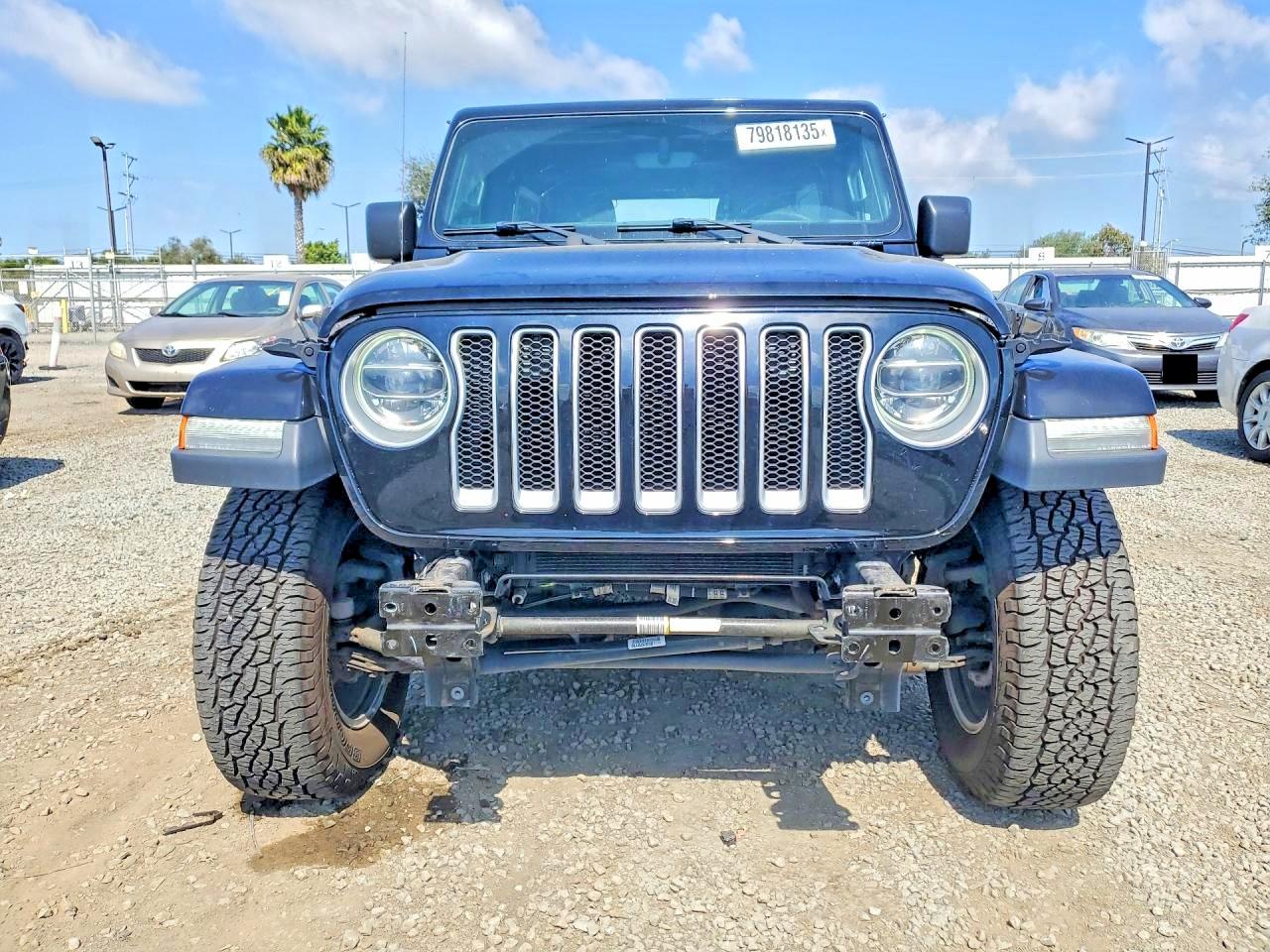 2018 JEEP WRANGLER UNLIMITED SAHARA photo 5