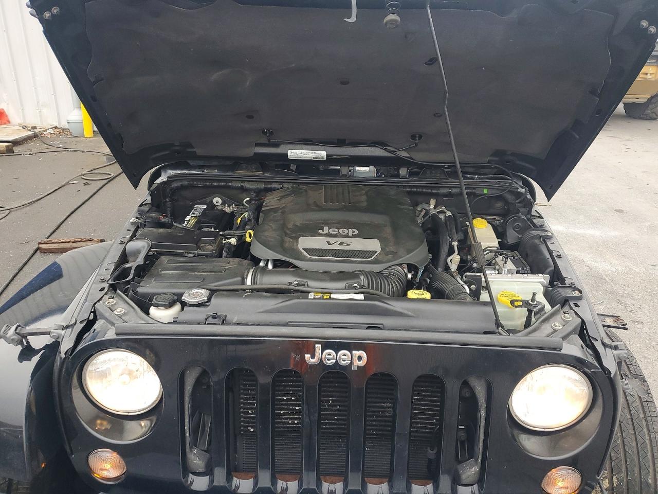 2015 JEEP WRANGLER UNLIMITED SAHARA photo 23