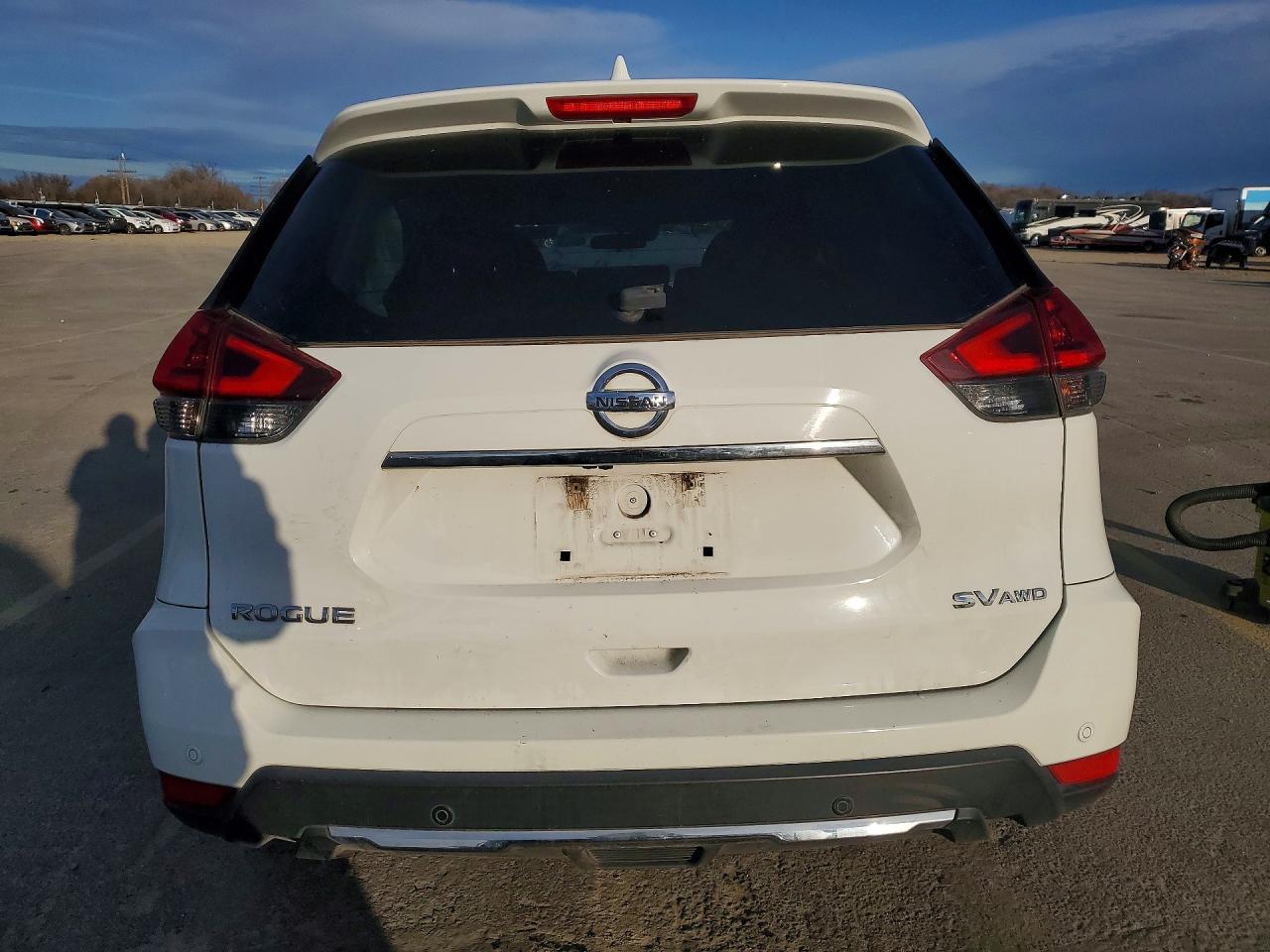 2020 NISSAN ROGUE SV photo 11
