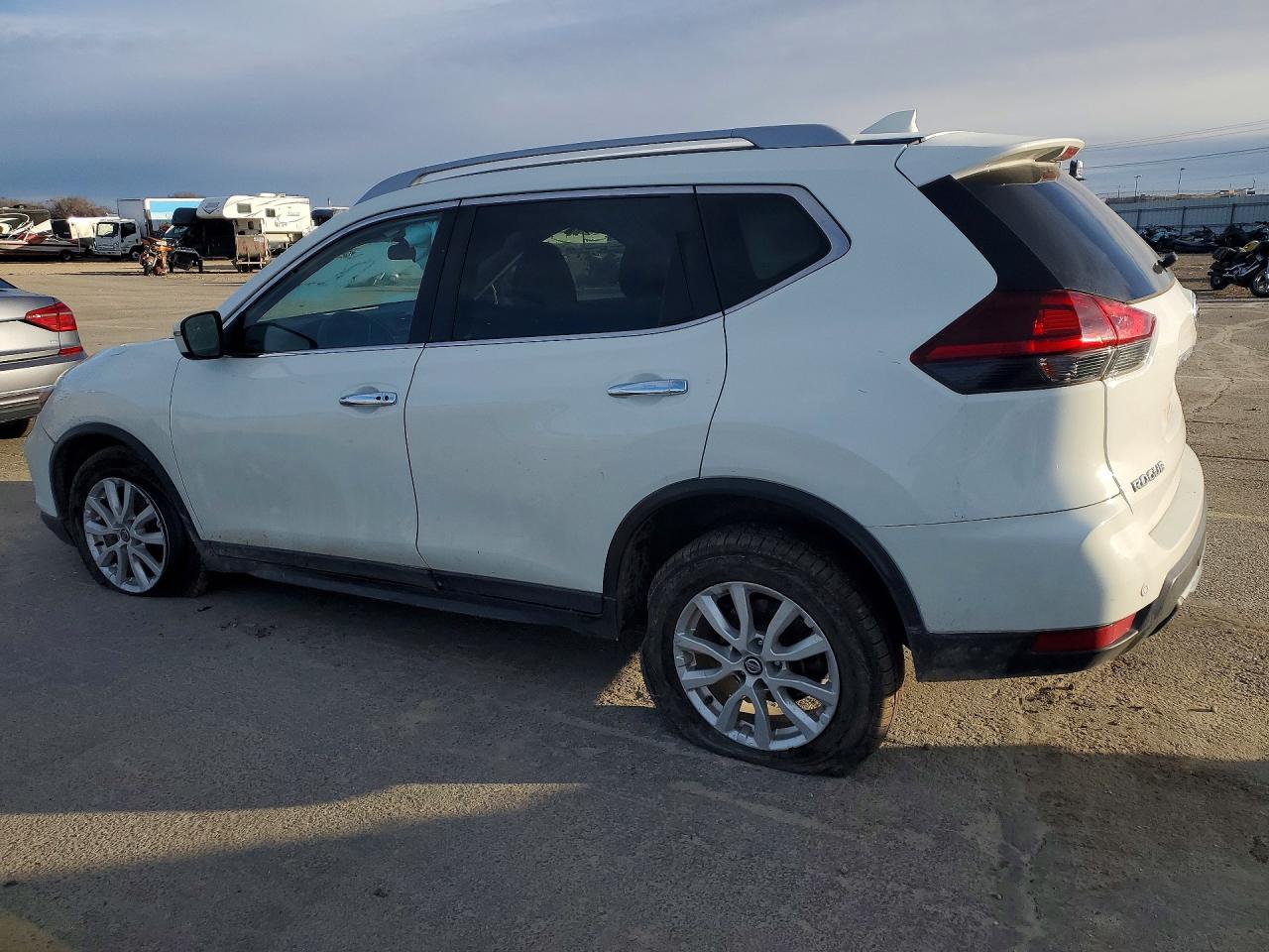2020 NISSAN ROGUE SV photo 3