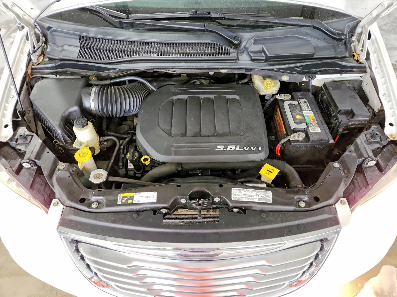 2013 CHRYSLER TOWN & COUNTRY TOURING photo 12