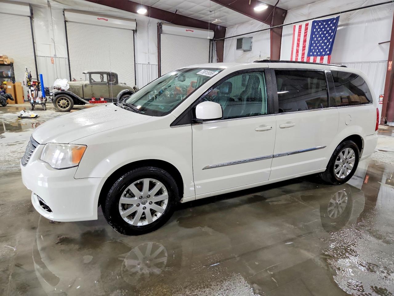 2013 CHRYSLER TOWN & COUNTRY