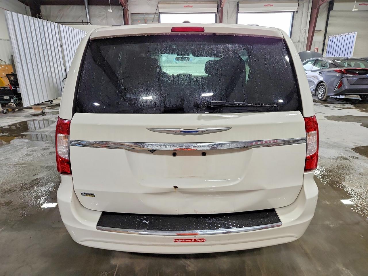 2013 CHRYSLER TOWN & COUNTRY TOURING photo 6
