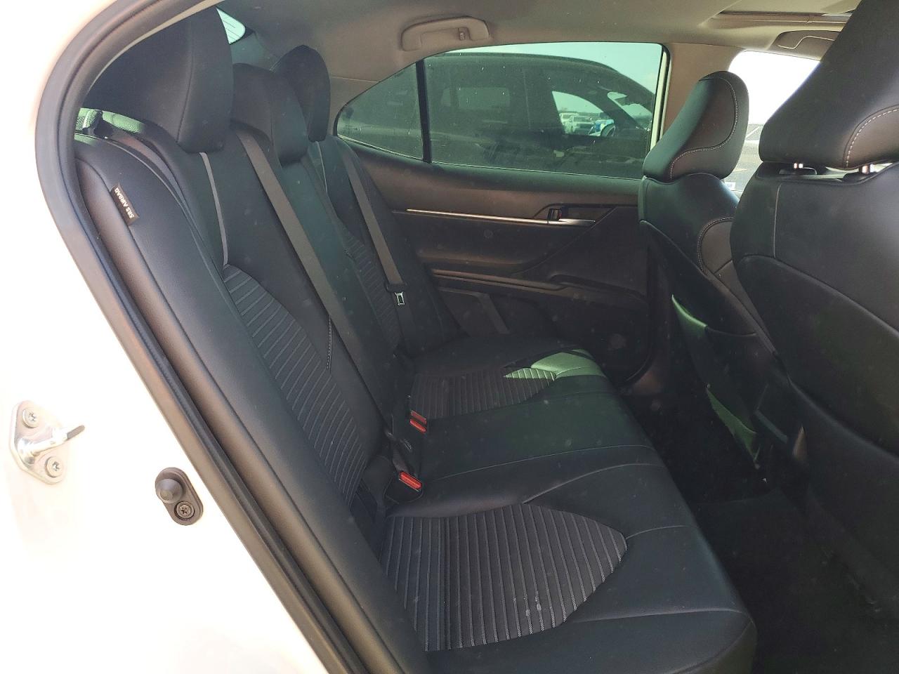 2021 TOYOTA CAMRY SE photo 10