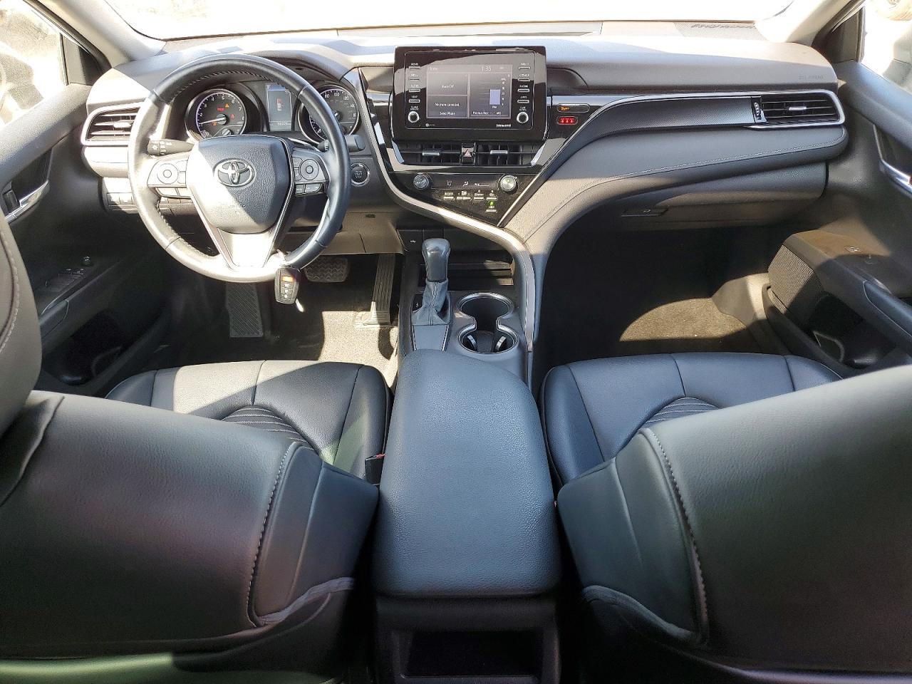 2021 TOYOTA CAMRY SE photo 8