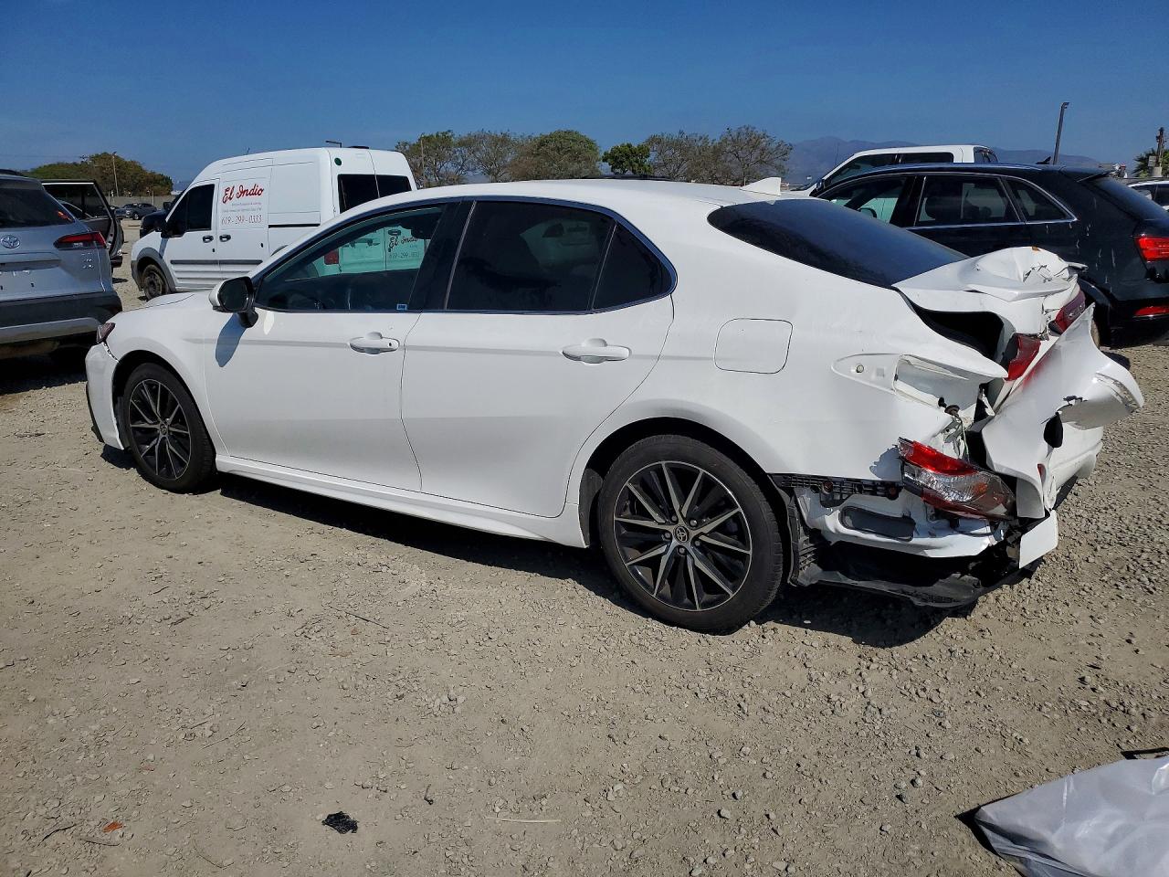 2021 TOYOTA CAMRY SE photo 2