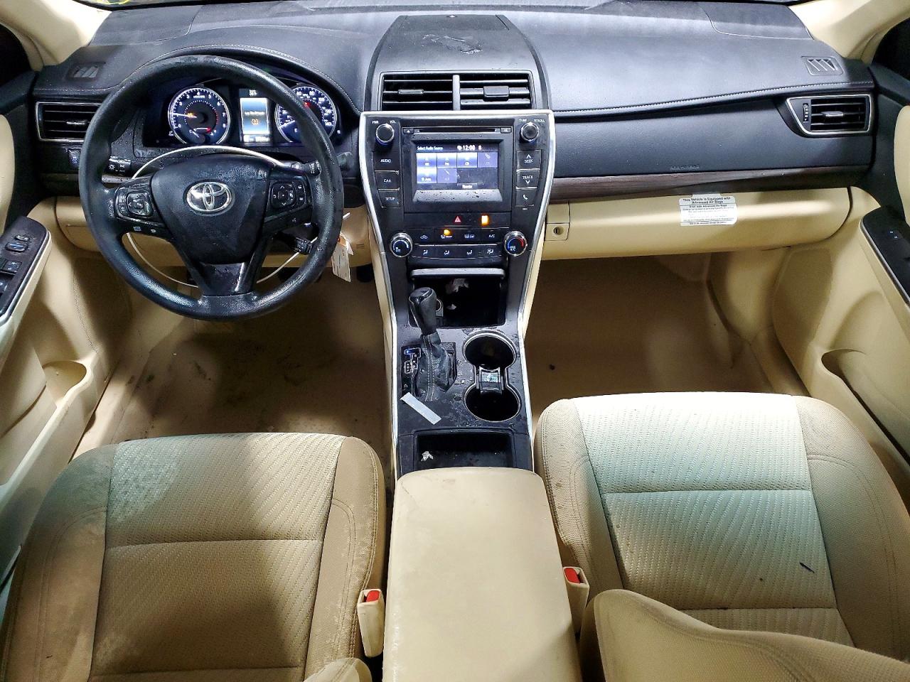 2016 TOYOTA CAMRY LE photo 22