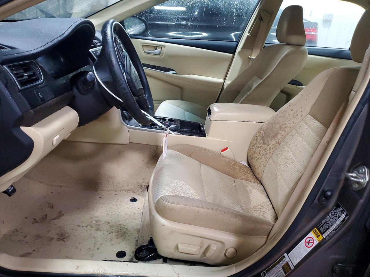 2016 TOYOTA CAMRY LE photo 19