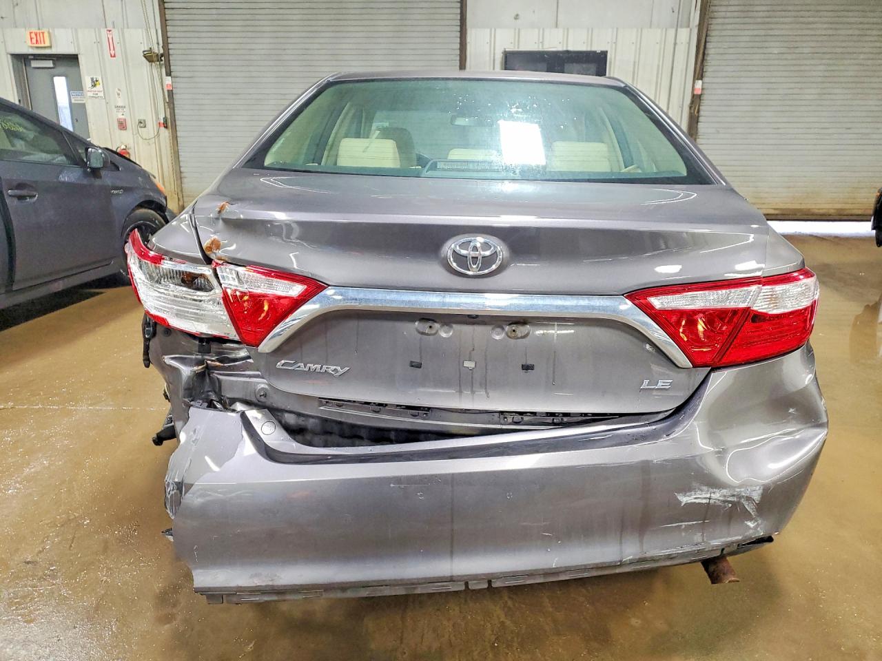 2016 TOYOTA CAMRY LE photo 16