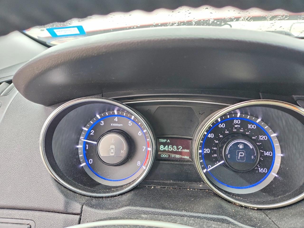 2011 HYUNDAI SONATA SE photo 9