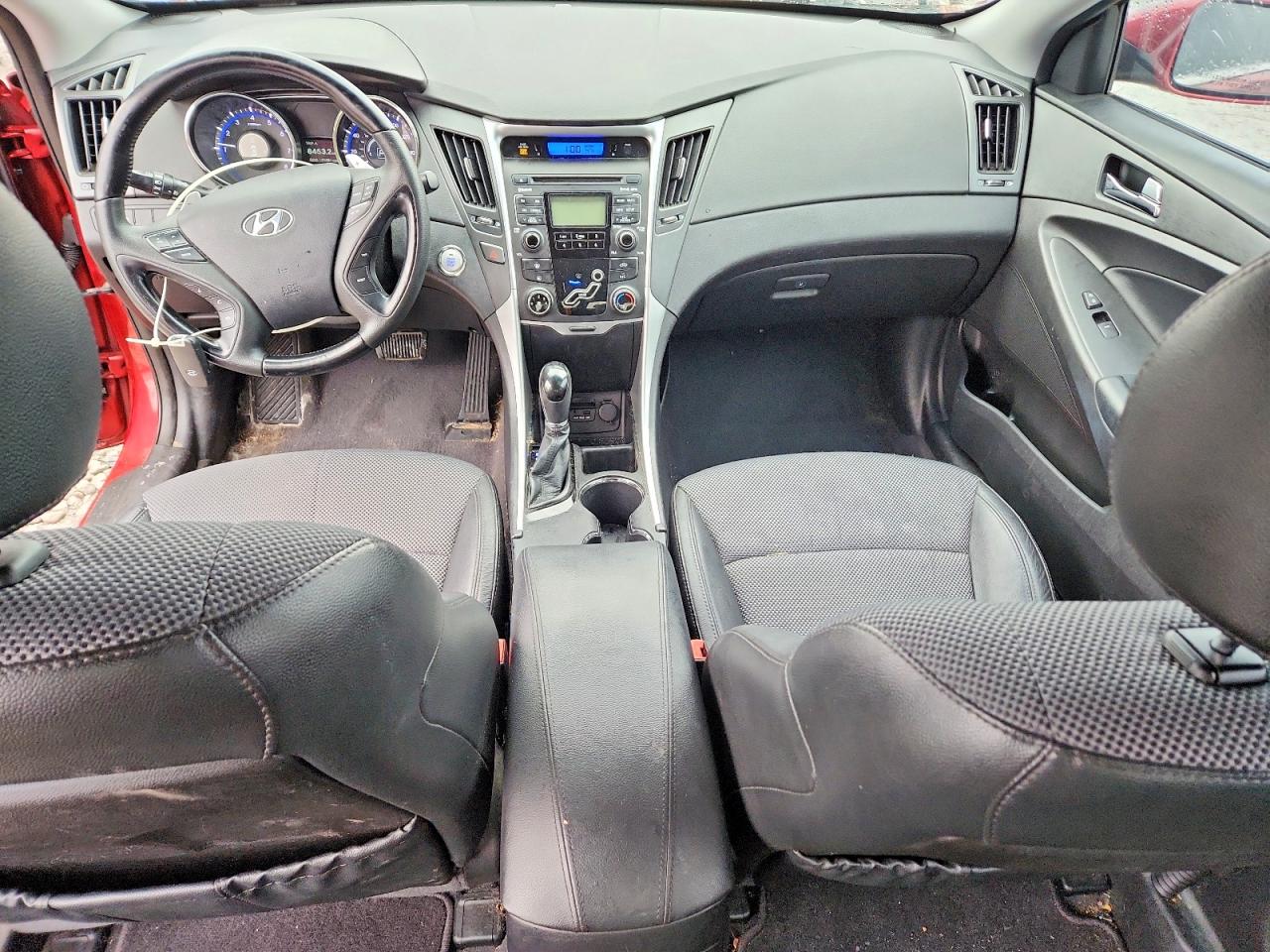 2011 HYUNDAI SONATA SE photo 8