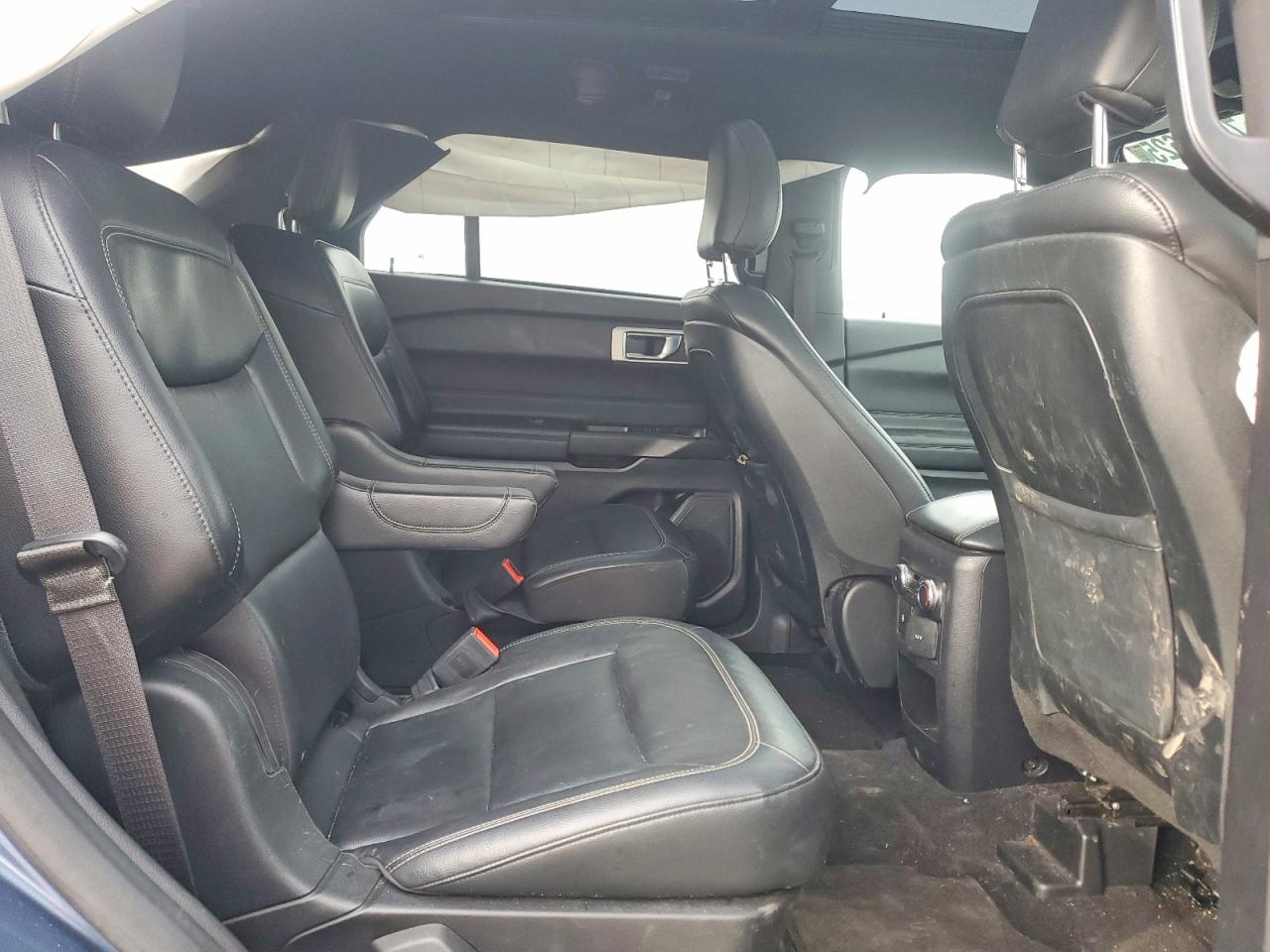 2020 FORD EXPLORER XLT photo 31