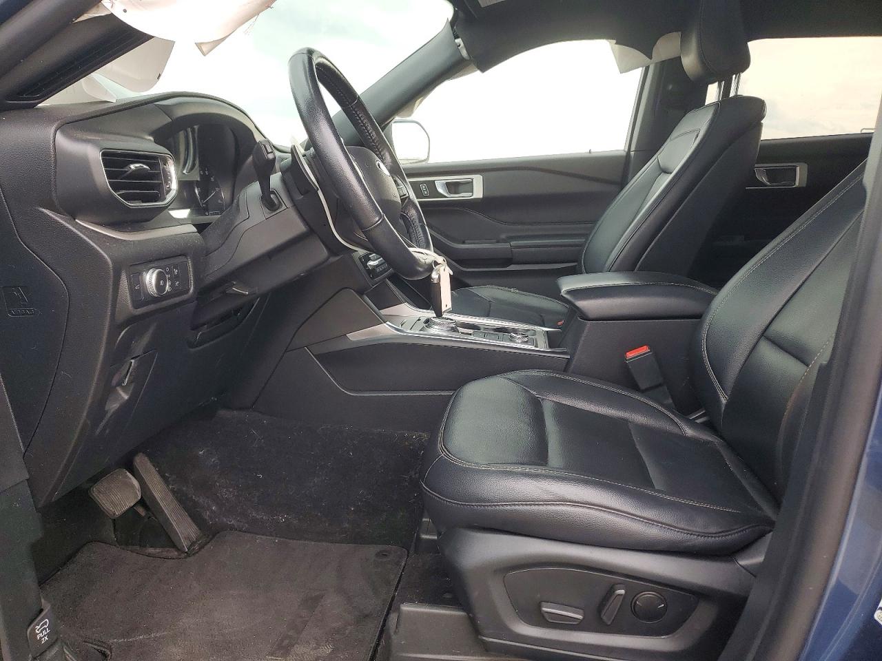 2020 FORD EXPLORER XLT photo 19