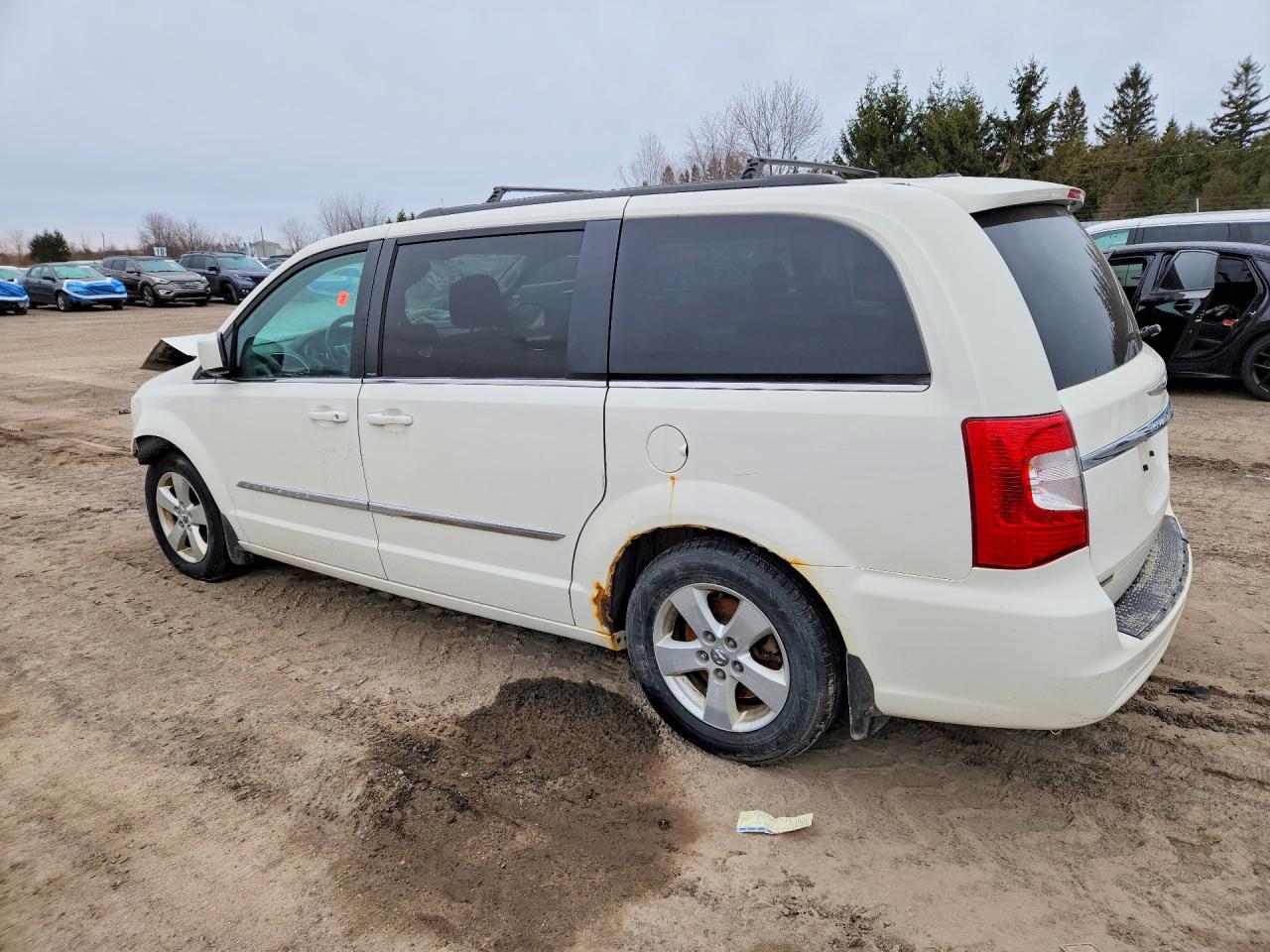 2013 CHRYSLER TOWN & COUNTRY TOURING photo 4