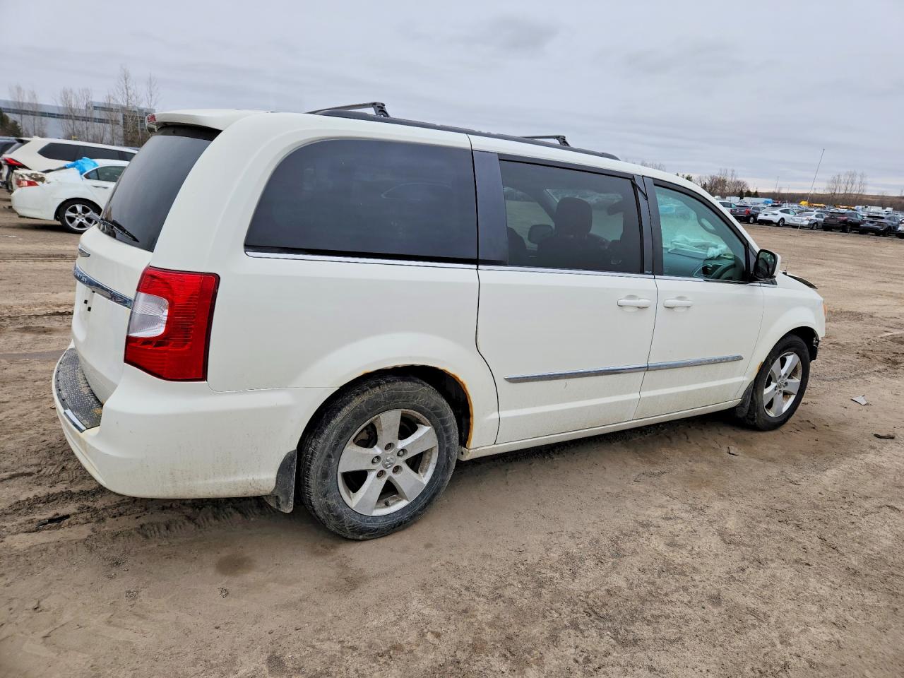 2013 CHRYSLER TOWN & COUNTRY TOURING photo 7