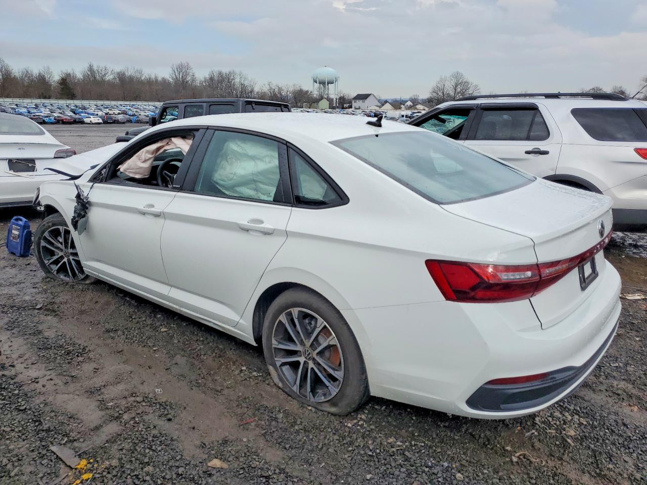 2025 VOLKSWAGEN JETTA SPORT photo 2