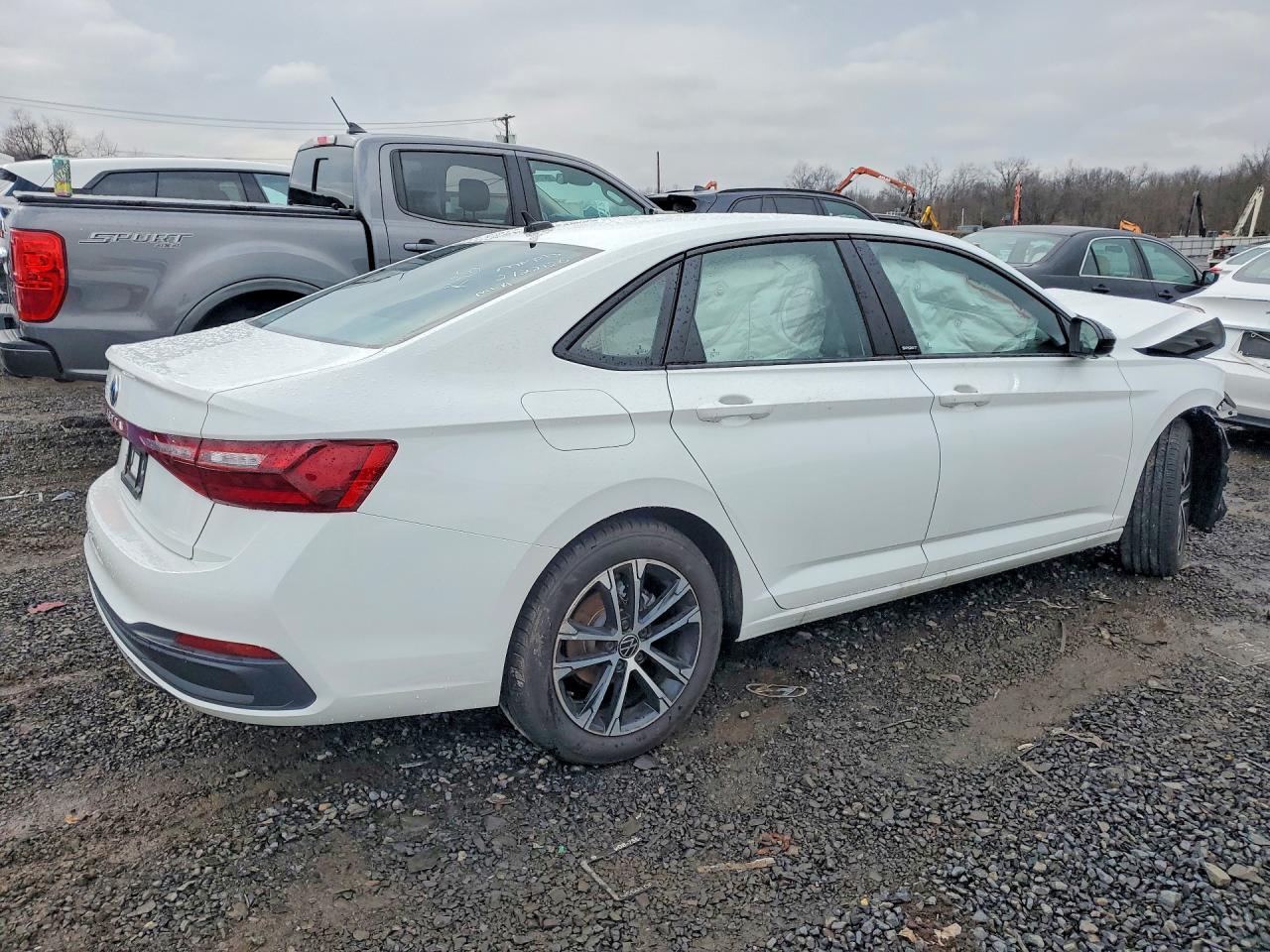 2025 VOLKSWAGEN JETTA SPORT photo 3
