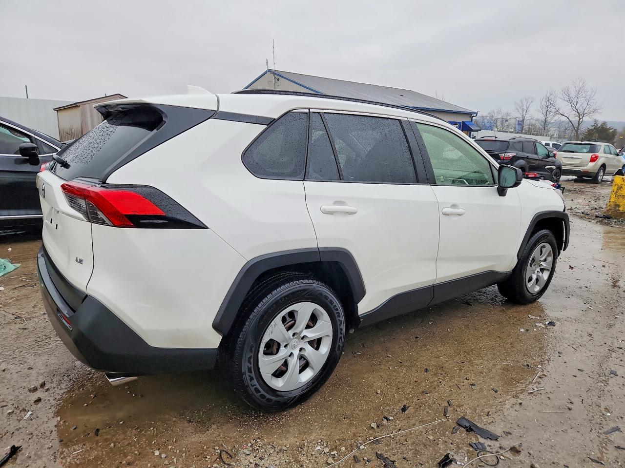 2019 TOYOTA RAV4 LE photo 7
