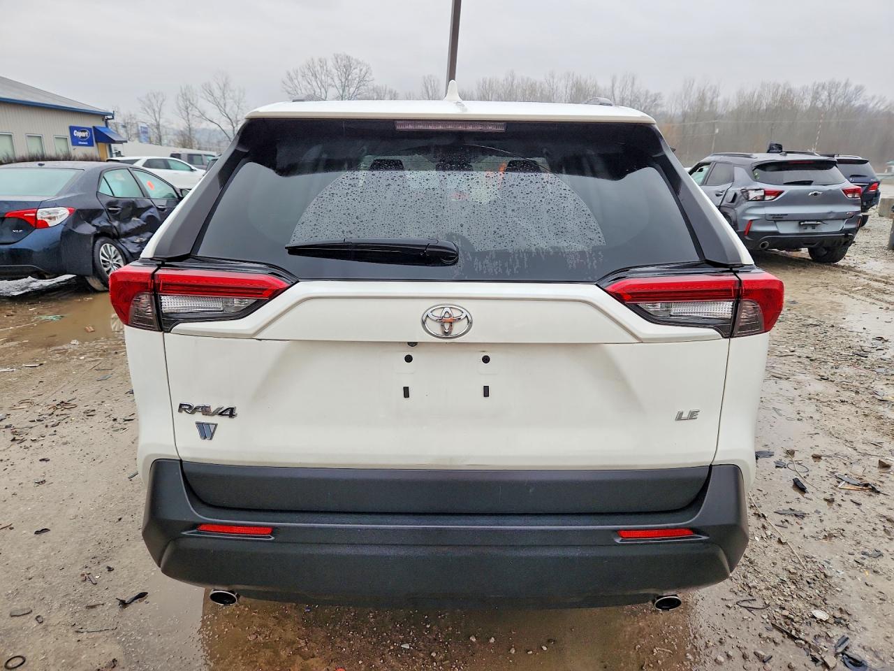 2019 TOYOTA RAV4 LE photo 16