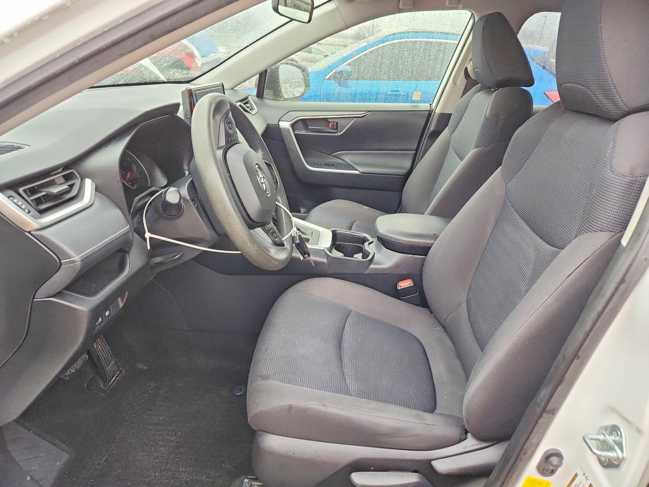 2019 TOYOTA RAV4 LE photo 19