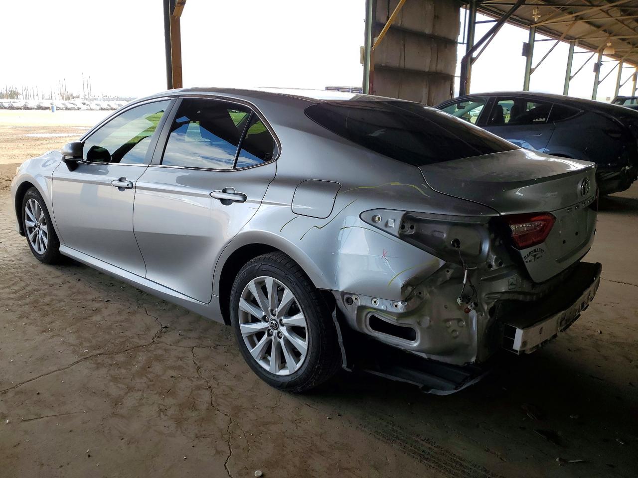 2018 TOYOTA CAMRY LE photo 4