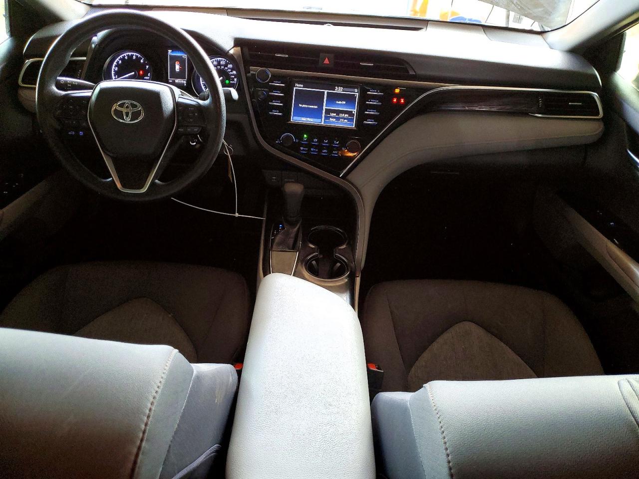 2018 TOYOTA CAMRY LE photo 22