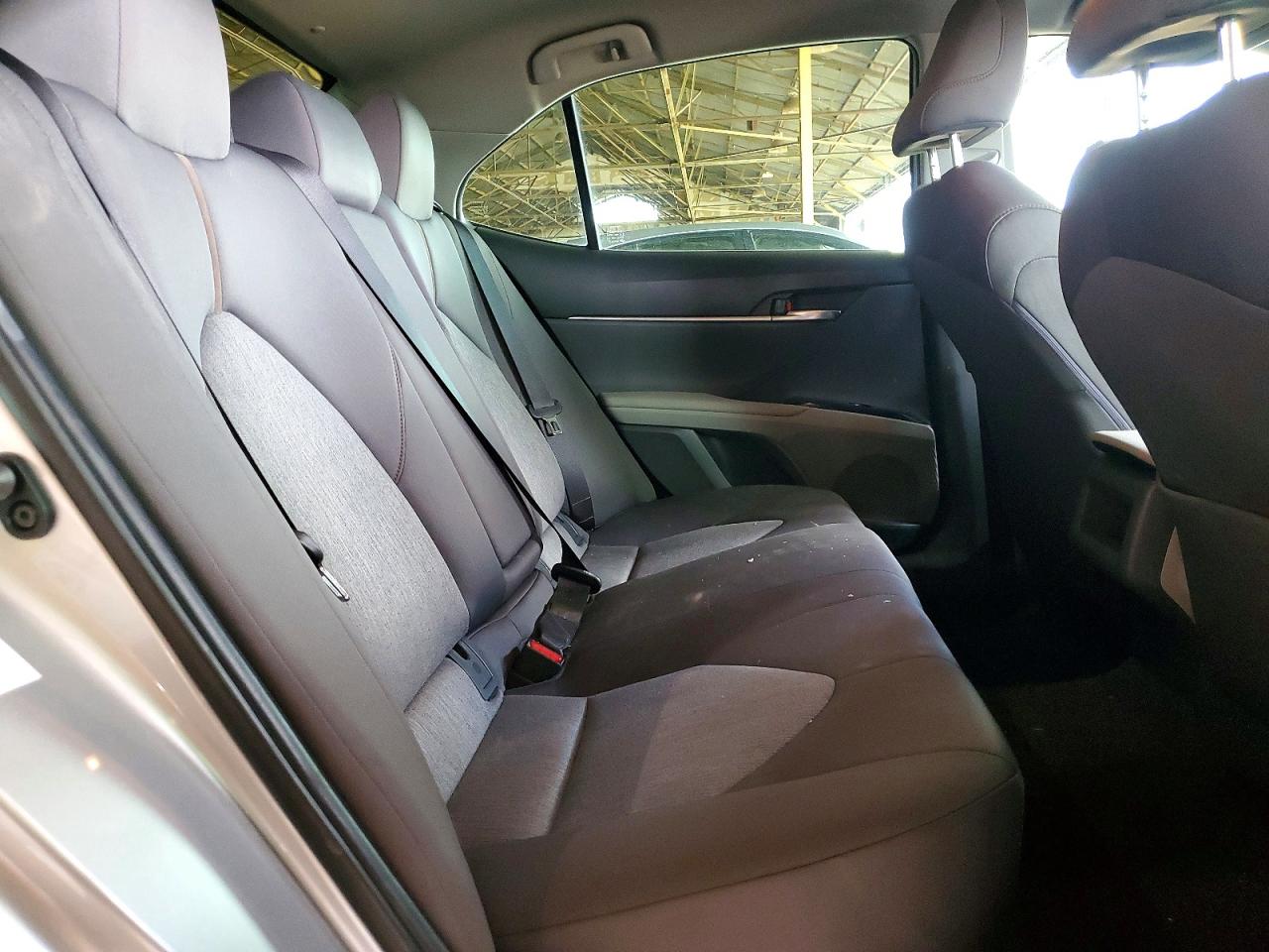2018 TOYOTA CAMRY LE photo 28
