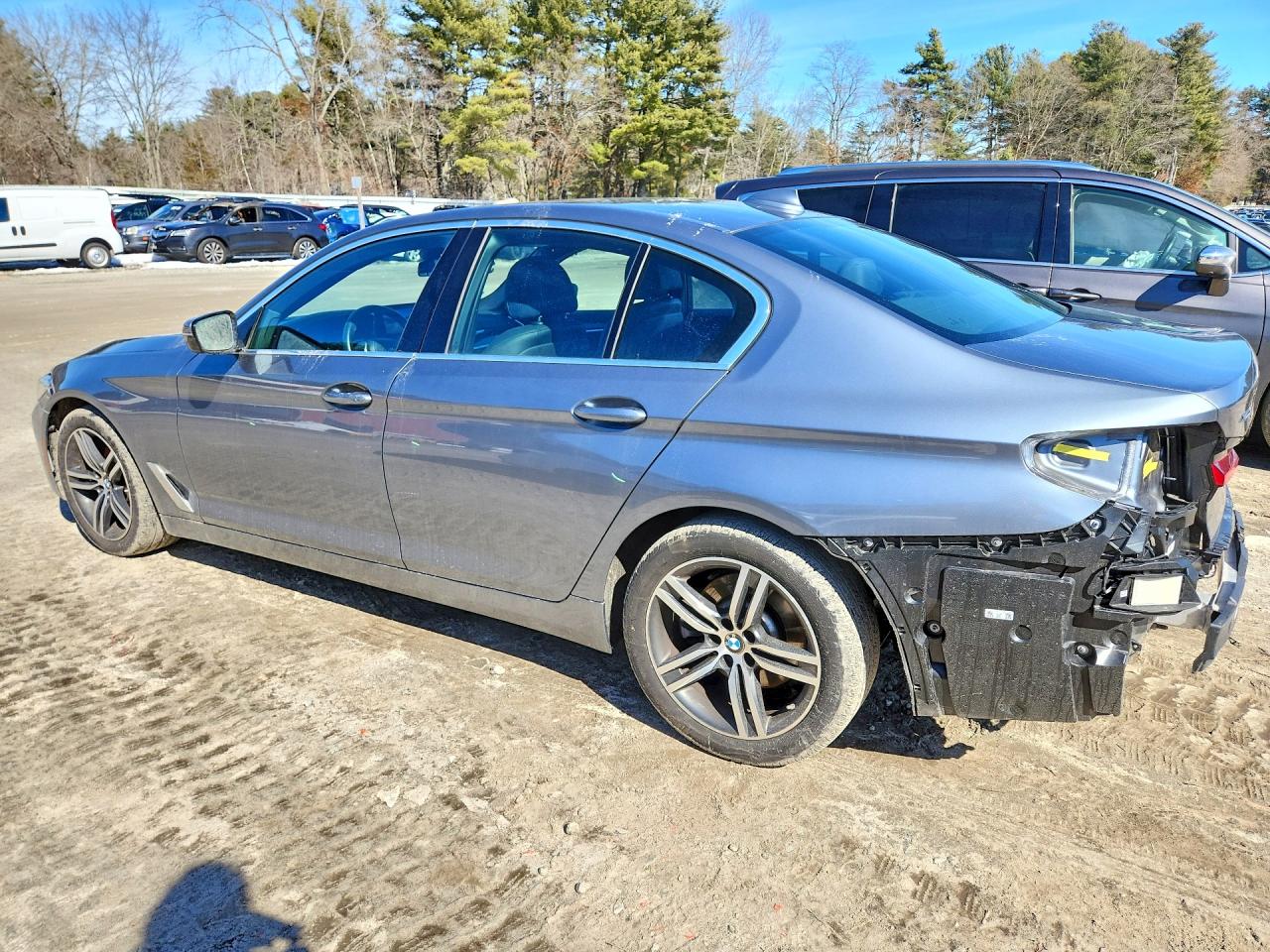 2022 BMW 530 XI photo 2