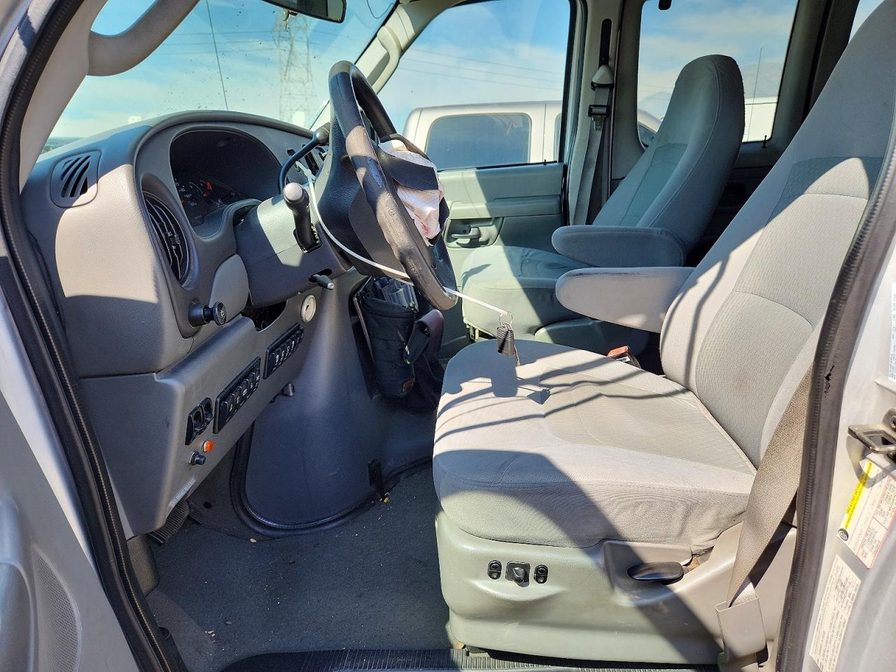 2007 FORD ECONOLINE E350 SUPER DUTY WAGON photo 13