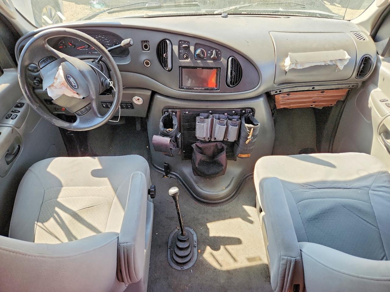 2007 FORD ECONOLINE E350 SUPER DUTY WAGON photo 15