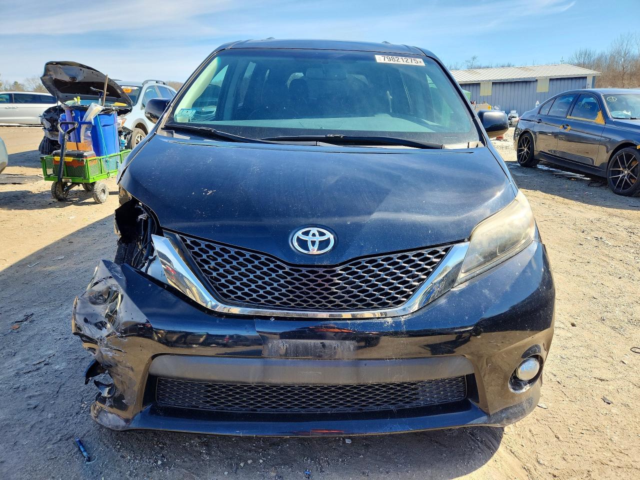 2017 TOYOTA SIENNA SE 8-PASSENGER photo 5