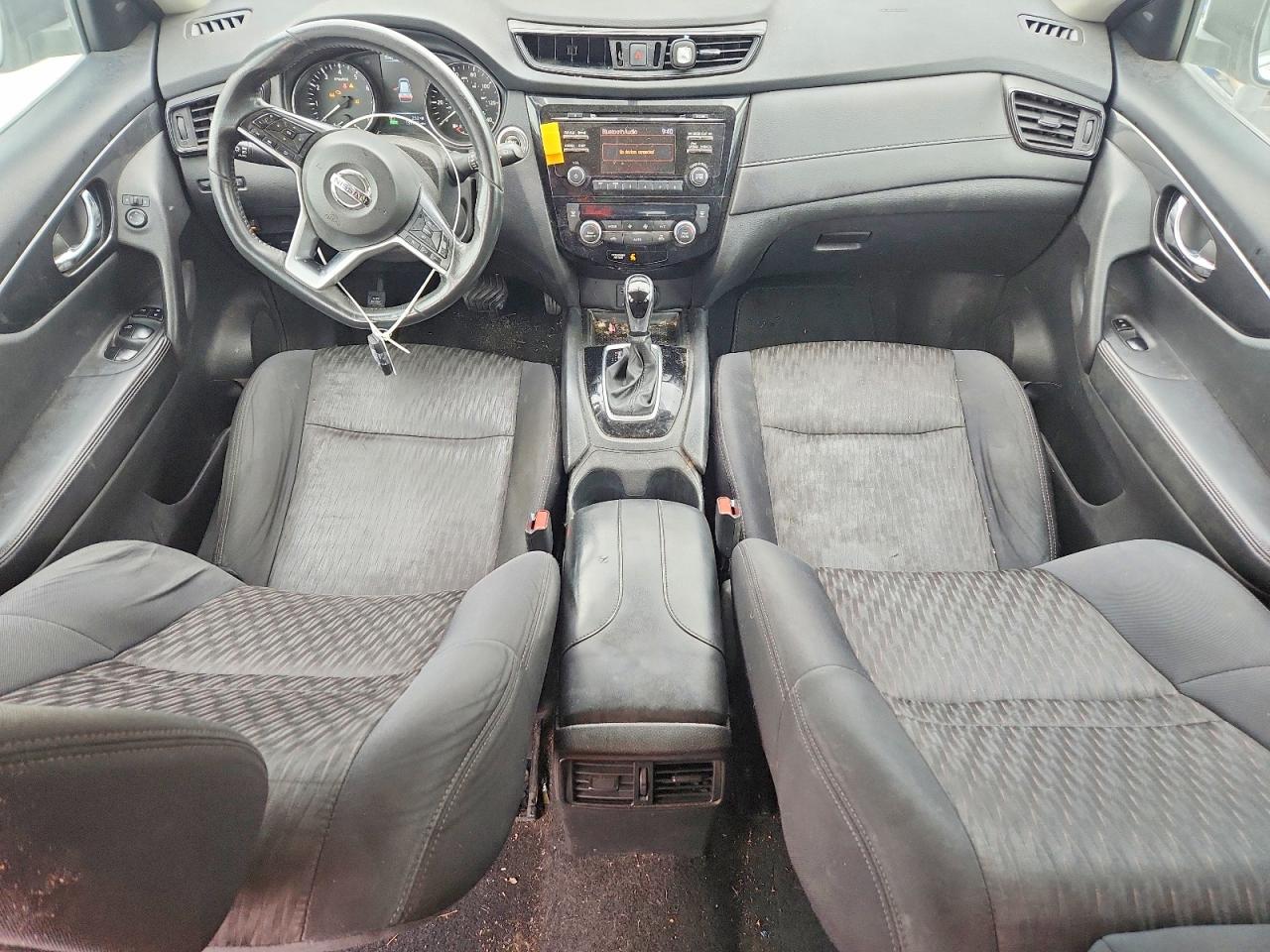 2017 NISSAN ROGUE SV photo 8