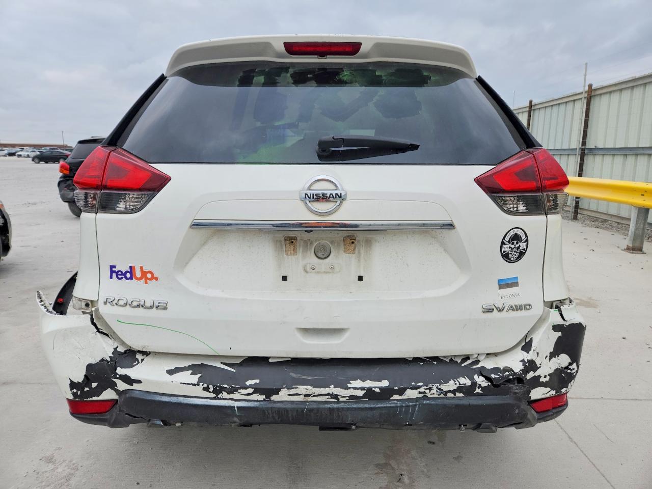 2017 NISSAN ROGUE SV photo 6