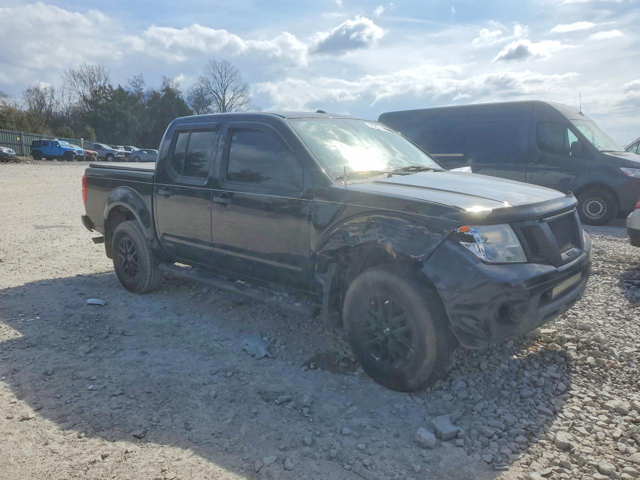 2017 NISSAN FRONTIER SV photo 4