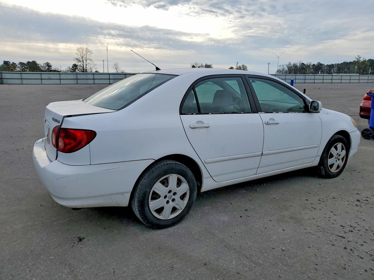 2005 TOYOTA COROLLA LE photo 7