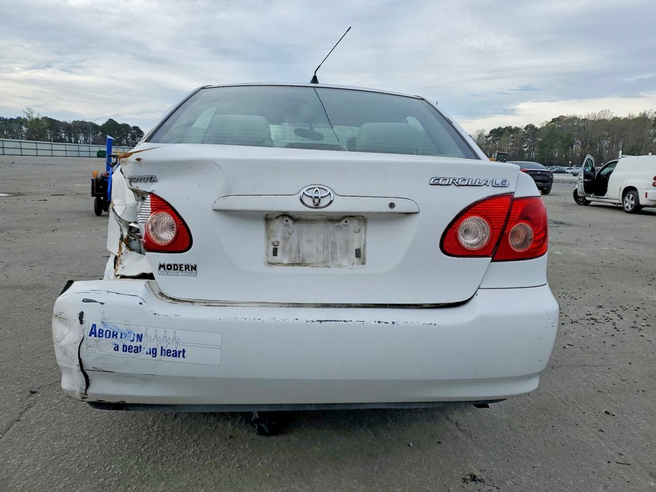 2005 TOYOTA COROLLA LE photo 16