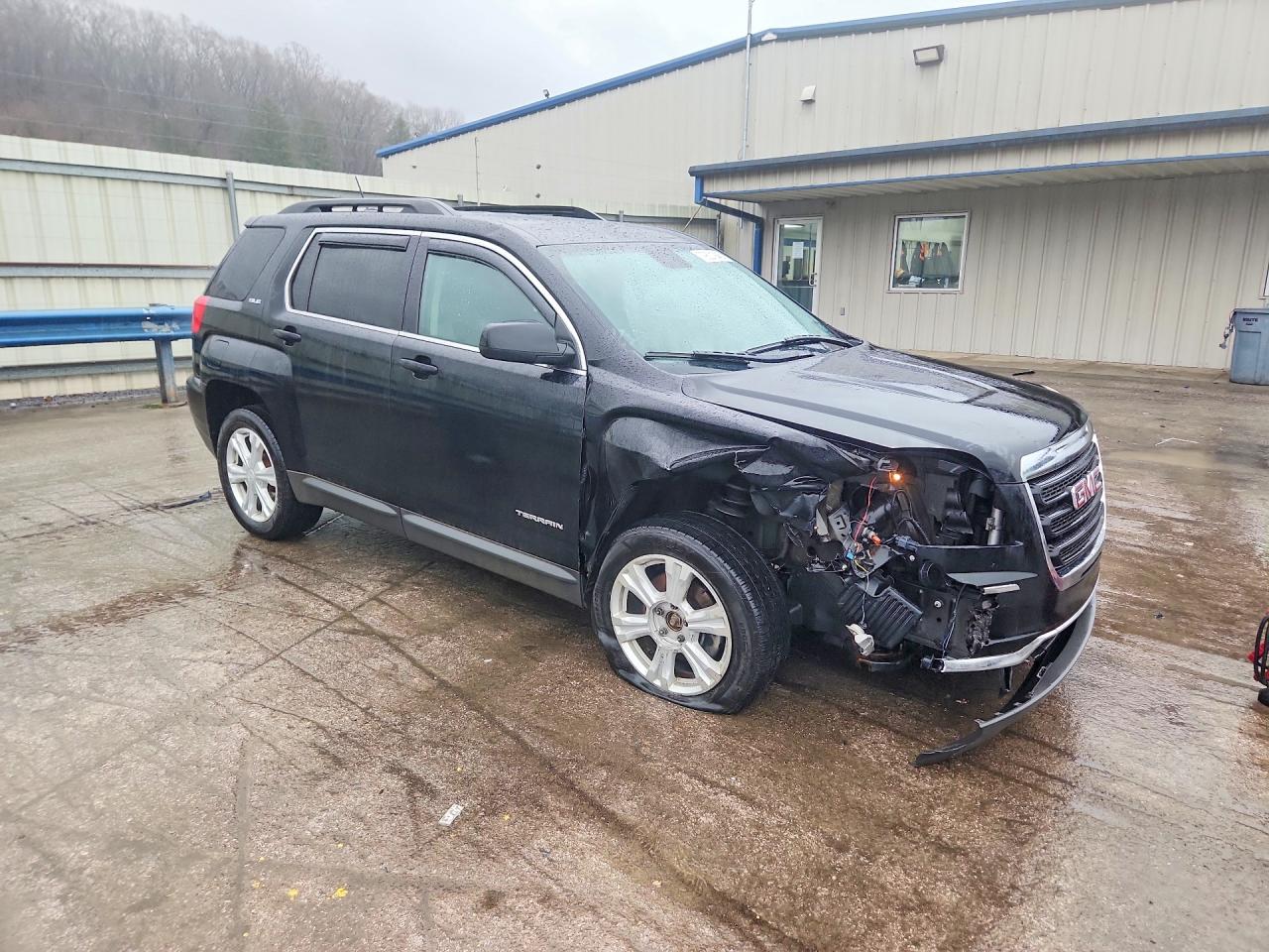 2017 GMC TERRAIN SLE photo 4