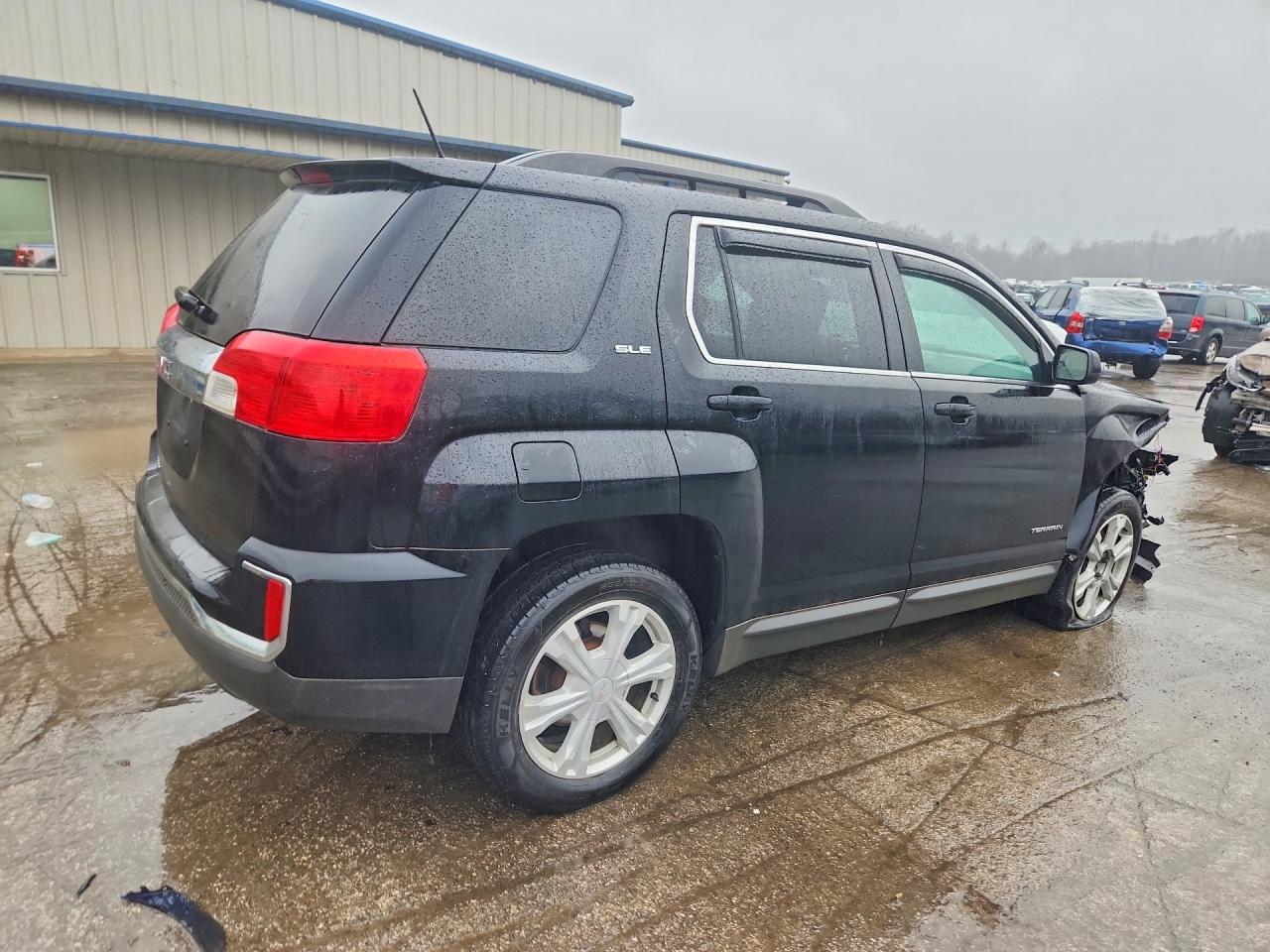 2017 GMC TERRAIN SLE photo 3