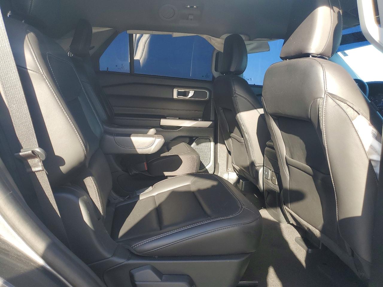 2023 FORD EXPLORER XLT photo 21