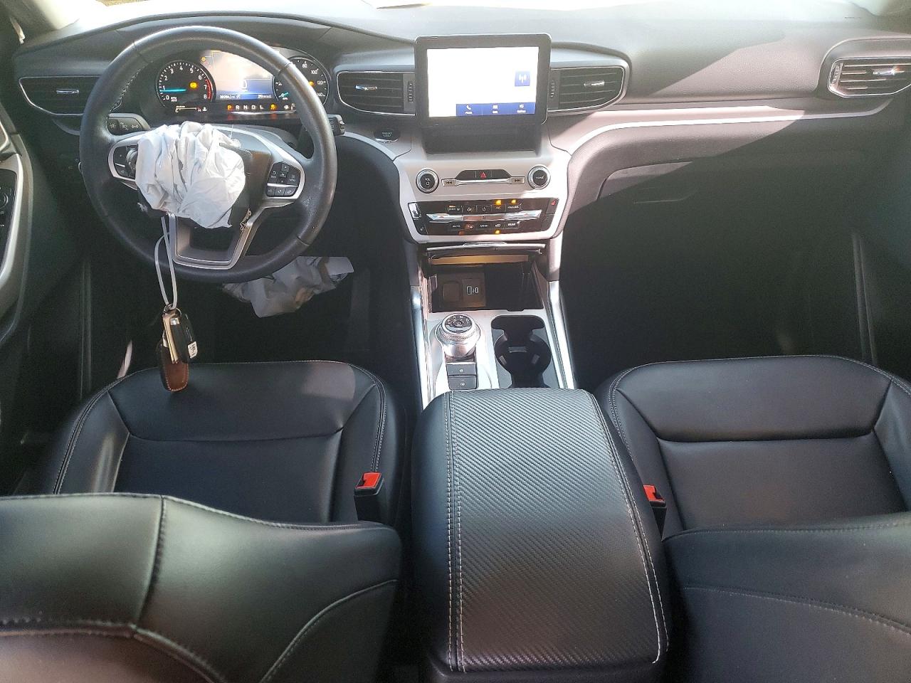 2023 FORD EXPLORER XLT photo 15