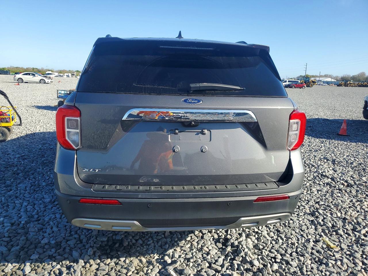 2023 FORD EXPLORER XLT photo 11