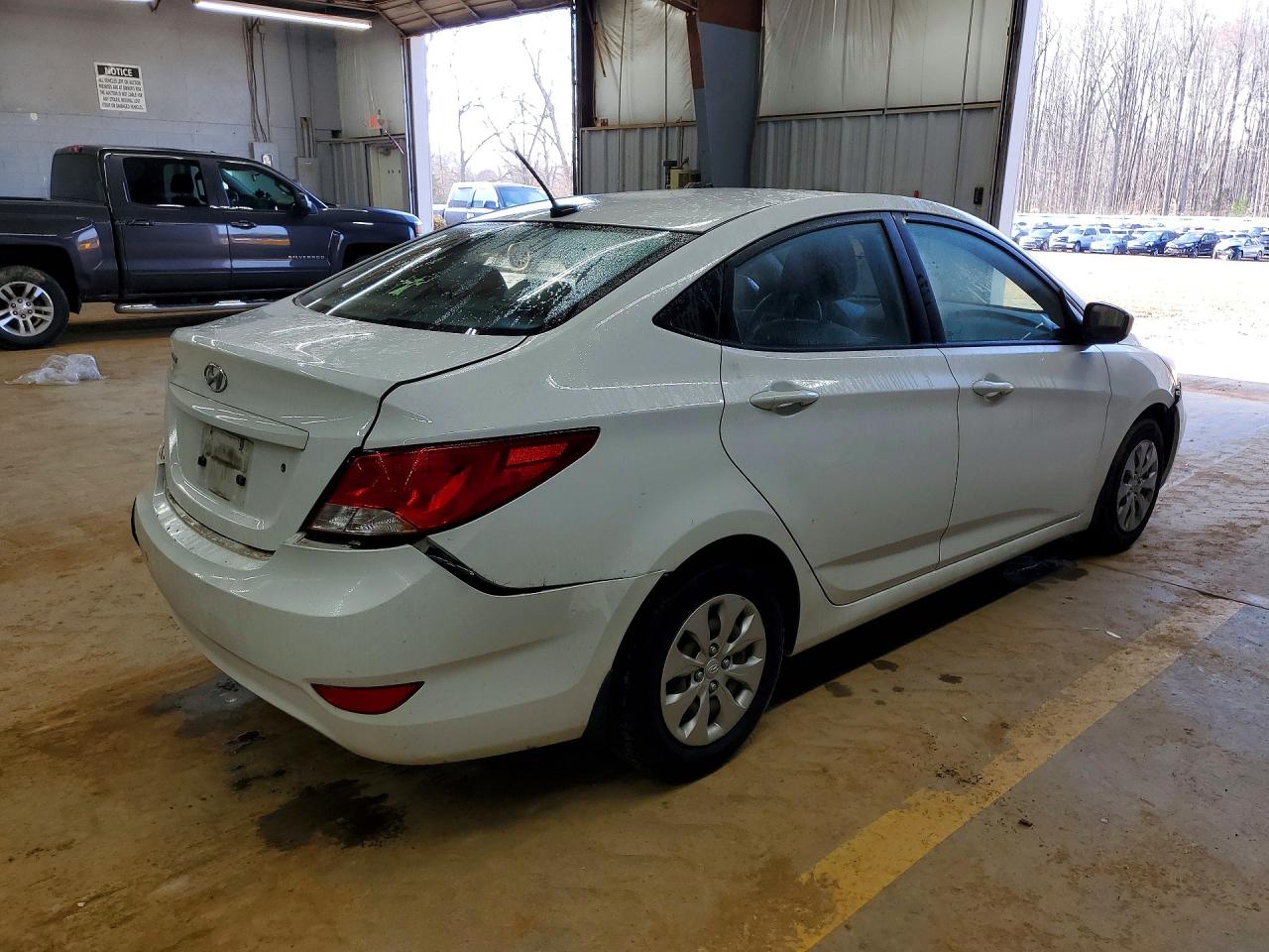 2016 HYUNDAI ACCENT SE photo 3