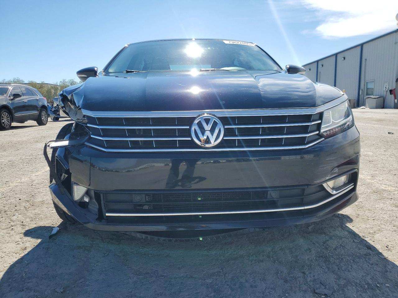 2017 VOLKSWAGEN PASSAT SE photo 9