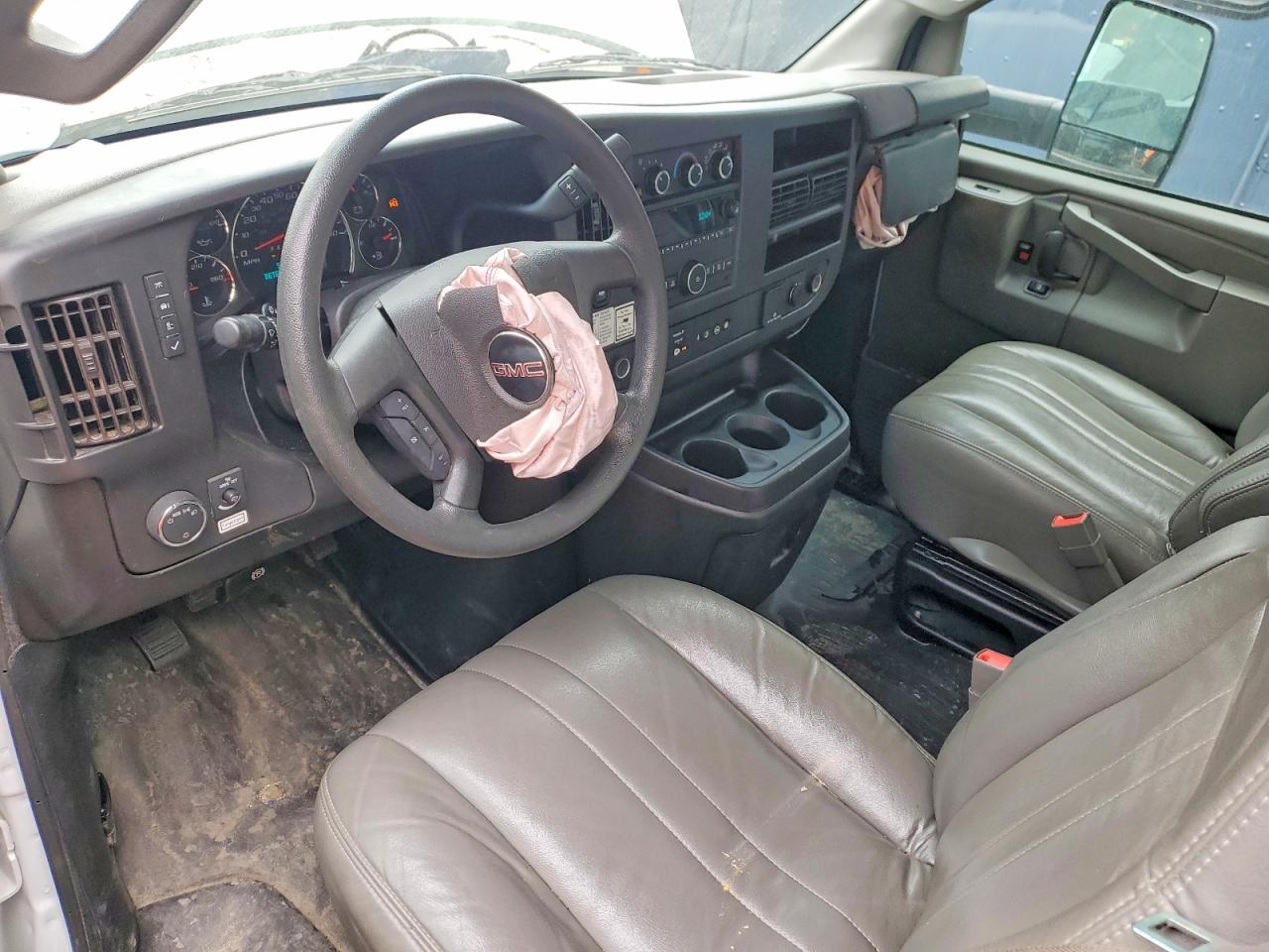 2022 GMC SAVANA BOX TRUCK photo 15