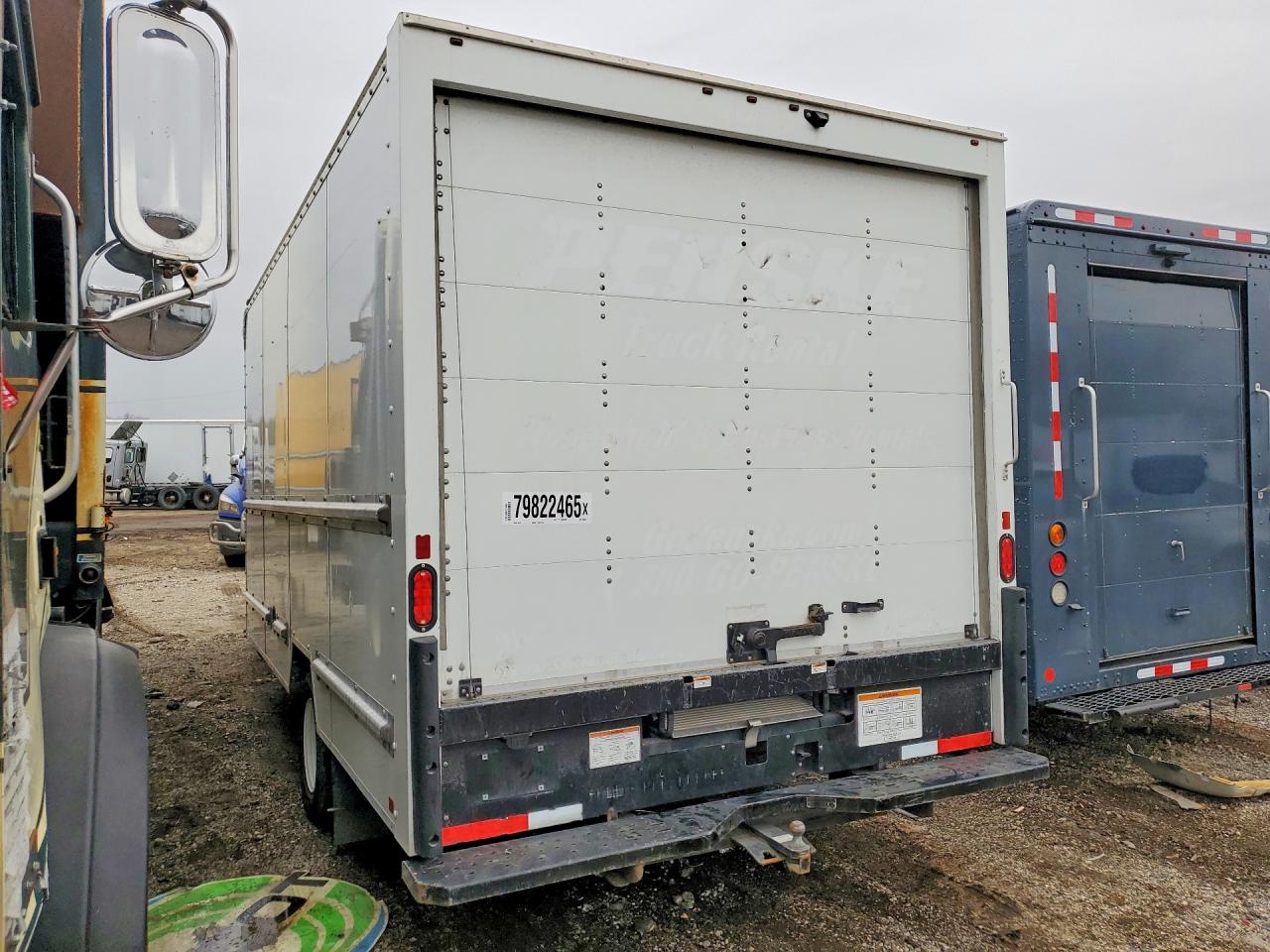 2022 GMC SAVANA BOX TRUCK photo 3