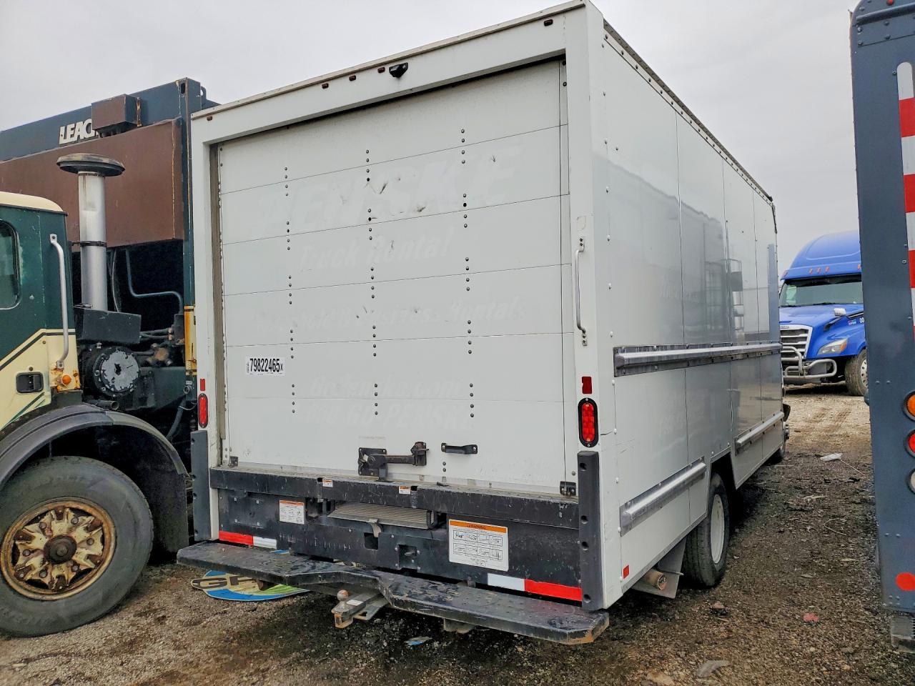 2022 GMC SAVANA BOX TRUCK photo 5