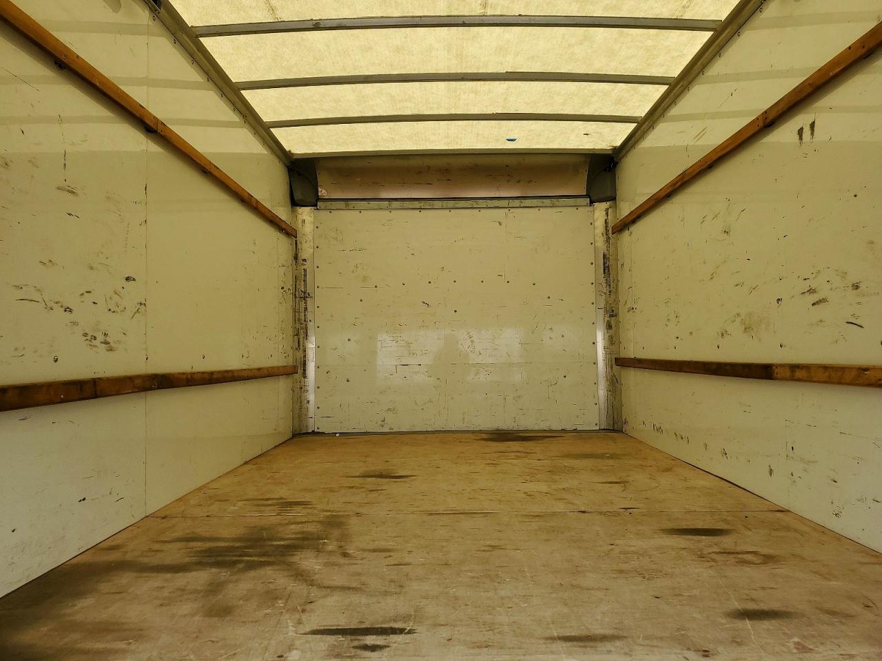 2022 GMC SAVANA BOX TRUCK photo 19