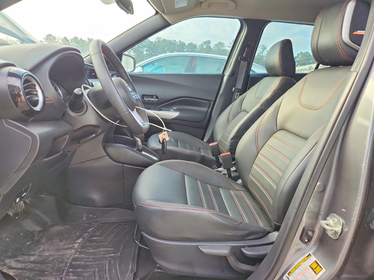 2020 NISSAN KICKS SR photo 13