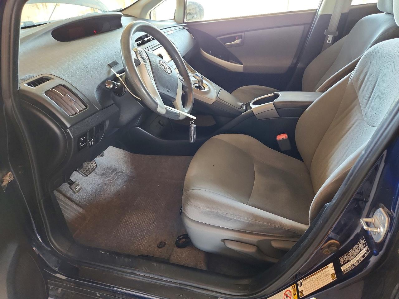 2013 TOYOTA PRIUS THREE photo 7